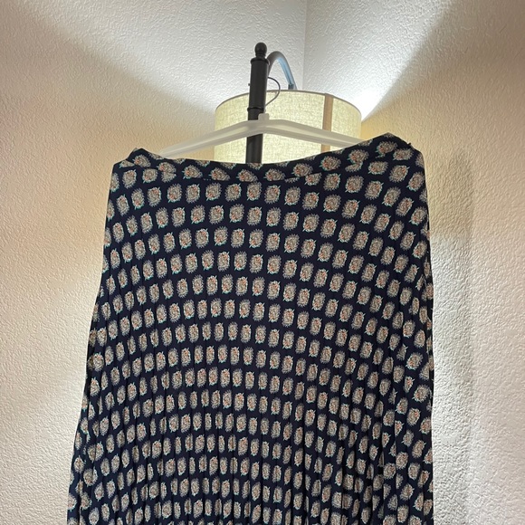 Long flowy skirt - Picture 3 of 3